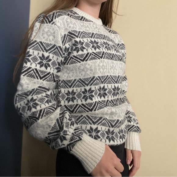 Club International Wool Sweater - Picture 1 of 5